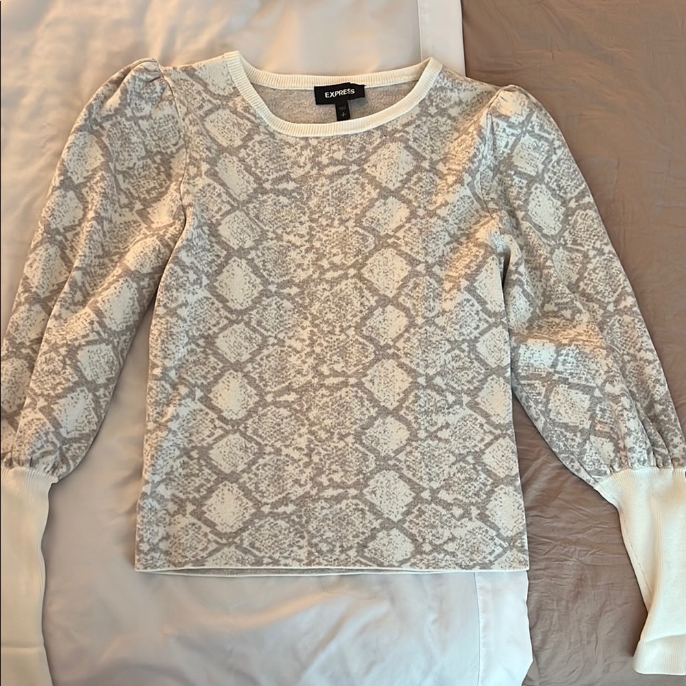Express Gray and White Fitted Ribbed Sweatshirt